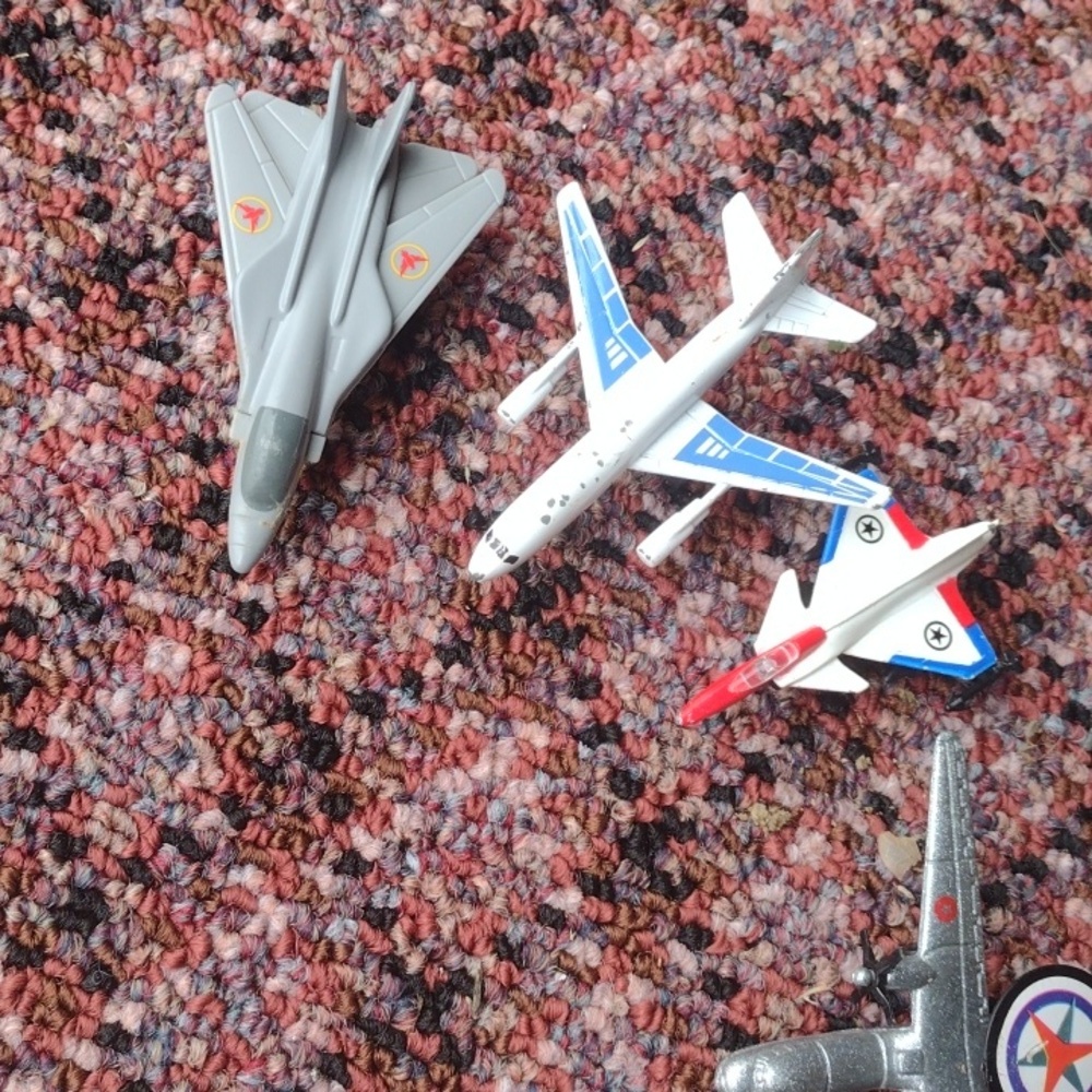 Assorted Colorful Toy Metal Airplane Collection -6 - Picture 3 of 3